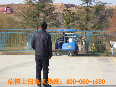 掃路車(chē) 掃路車(chē)