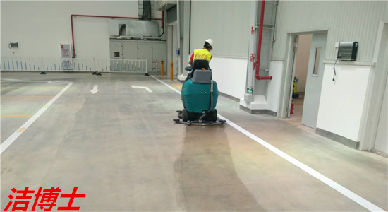 電動(dòng)洗地機960 電動(dòng)洗地機960