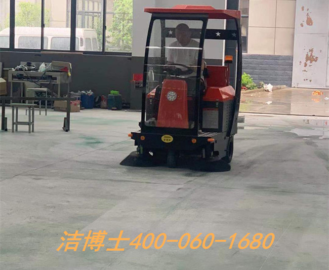 潔博士駕駛掃地機客戶(hù)案例-南京開(kāi)拓者廣告有限公司